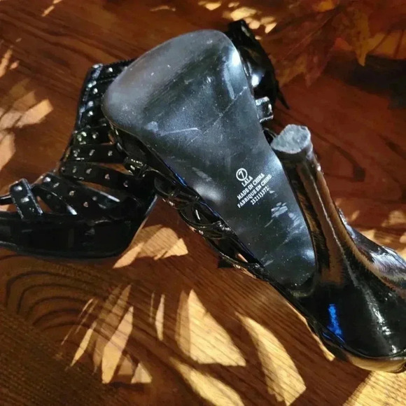 LALA 725 Originals Patent Black Strappy studded Sandles 4 " heels size 7 - Picture 6 of 11